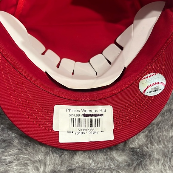 Philadelphia Phillies Women’s Baseball Hat - Picture 1 of 5